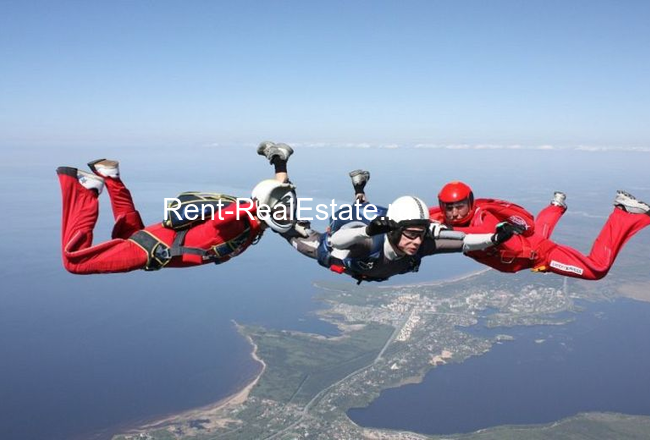 Прыжки с парашютом высотой в 4000 метра в Ялте