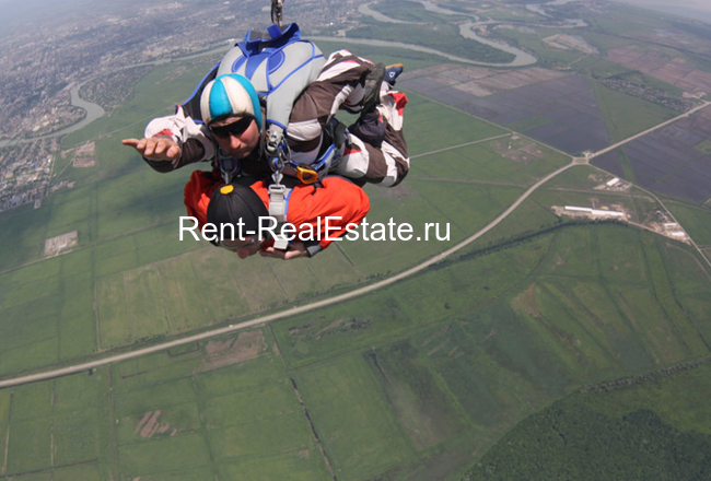 Прыжки с парашютом высотой в 4000 метра в Ялте