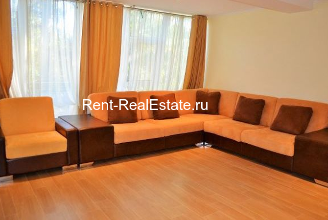 Rent-RealEstate.ru 791, Дома, коттеджи, дачи, Недвижимость, , пгт. Ливадия, ул Виноградная
