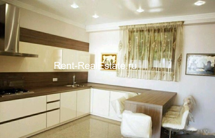 Rent-RealEstate.ru 86, Дома, коттеджи, дачи, Недвижимость, , Массандра